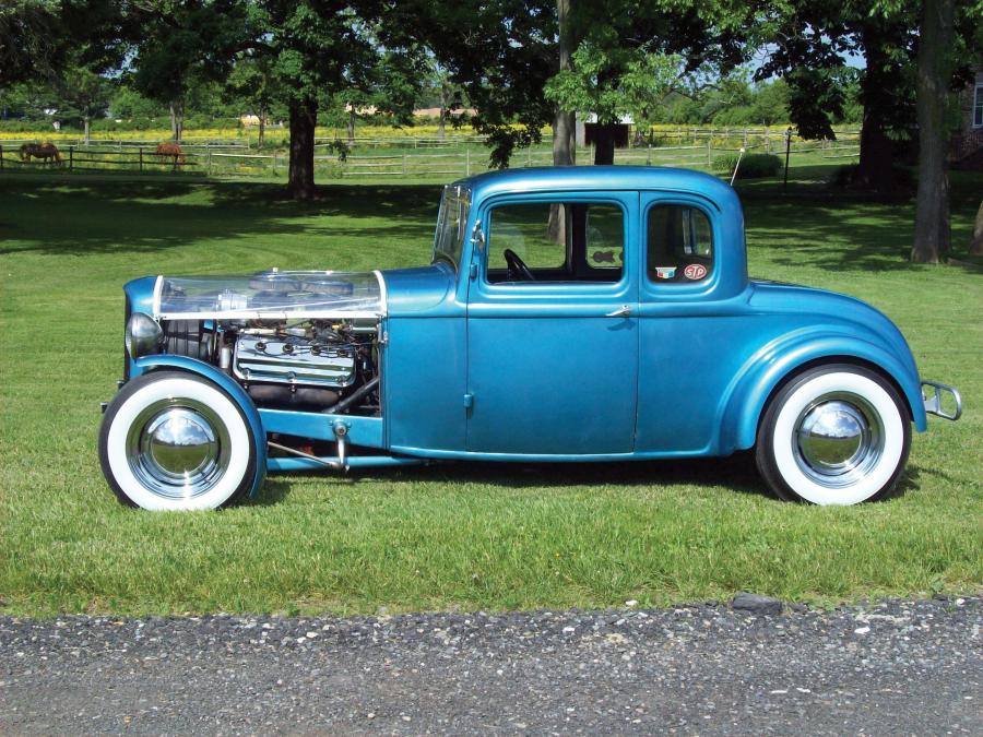  Ford Deuce Coupe Hot Rod 1932 года  (фото 3 из 6)